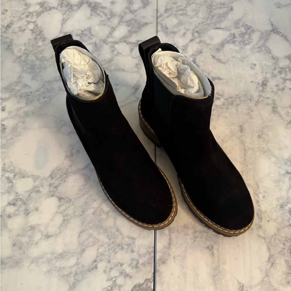 Black Suede Bertuchi Chelsea Boots - NIB